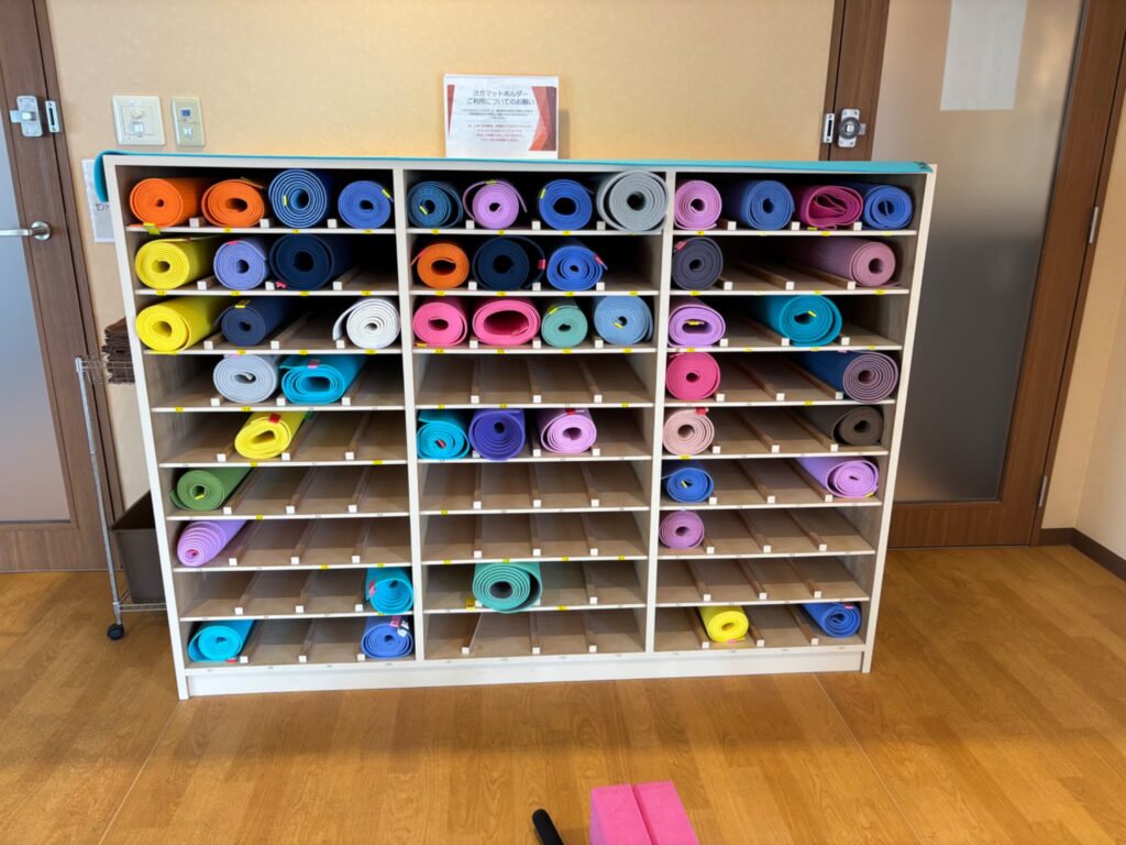 ヨガピス越谷レイクタウン店のヨガマット専用ロッカー